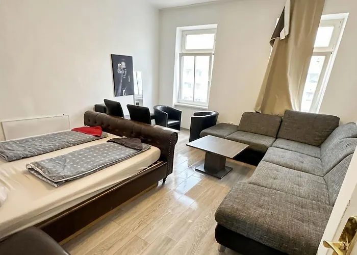 Comfortable Close To Fac Platz