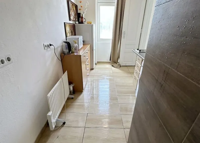 Apartment Comfortable Close To Fac Platz